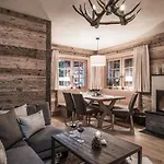 Alpstuga Aadla Walser-chalets Mit Privater Sauna, Hotpot Und Hotelservice *