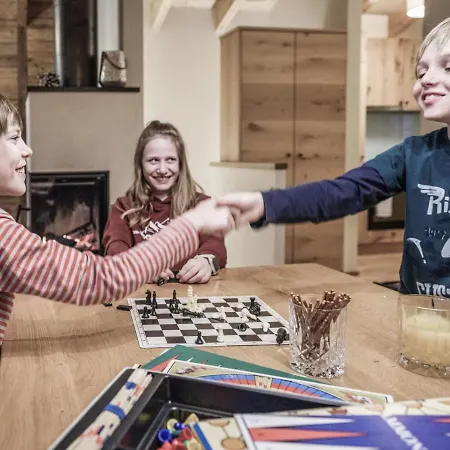 Aadla Walser-chalets Mit Privater Sauna, Hotpot Und Hotelservice