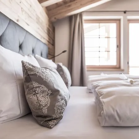 Aadla Walser-chalets Mit Privater Sauna, Hotpot Und Hotelservice * Schröcken