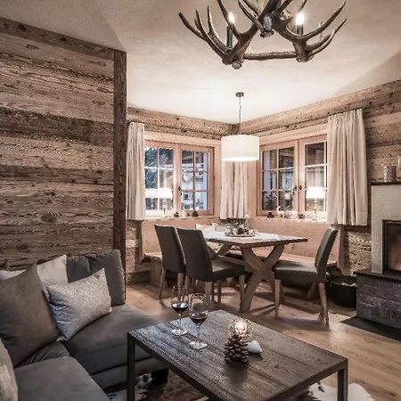 Chalet Aadla Walser-chalets Mit Privater Sauna, Hotpot Und Hotelservice *