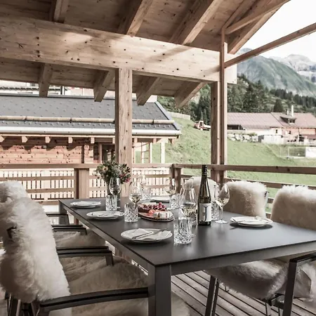 Aadla Walser-chalets Mit Privater Sauna, Hotpot Und Hotelservice Chalet