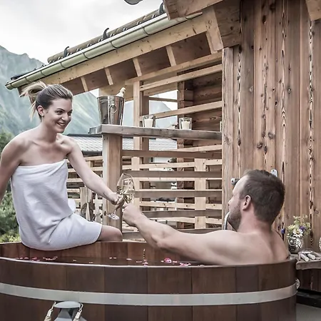 Alpstuga Aadla Walser-chalets Mit Privater Sauna, Hotpot Und Hotelservice Schröcken